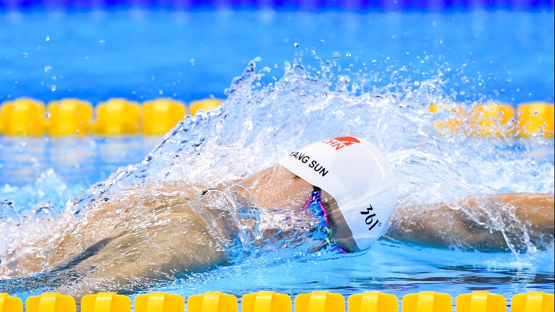 欧宝App-莱万多夫斯基遭遇七连败，TES教练面临压力！